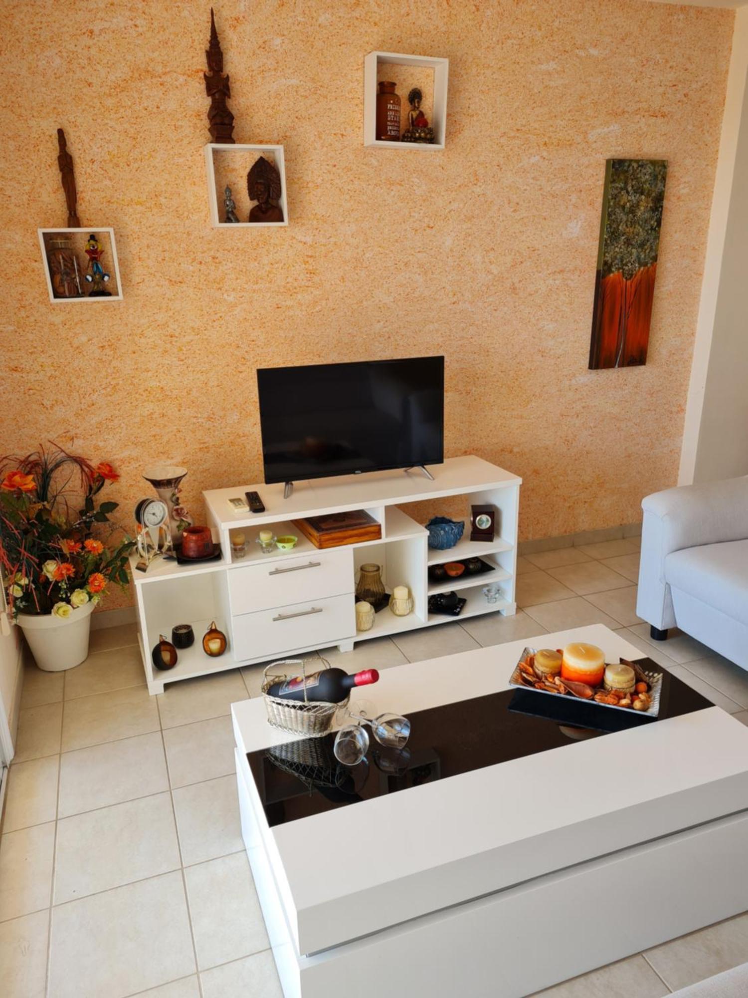 Michaela'S Apartment Paphos Extérieur photo
